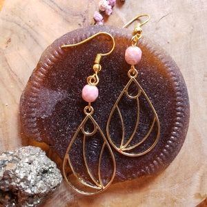 Elegant Pink Czech Bead x Tear Drop Charm Earrings